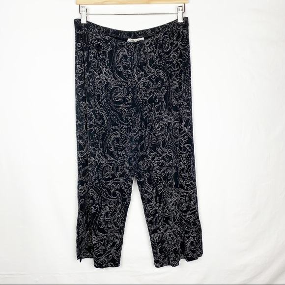 Travelers By Chico's Black Print Stretch Wide Cropped Leg Pants sz 12 - Picture 2 of 7